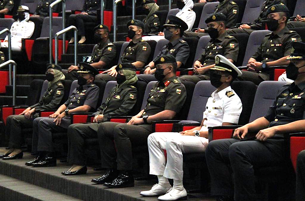 CERTIFICATE PRESENTATION CEREMONY FOR OCS INTAKE 20