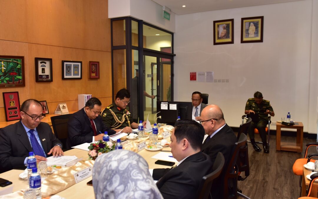 WORKING VISIT BY DEPUTY MINISTER OF DEFENCE TO OFFICER CADET SCHOOL DEFENCE ACADEMY