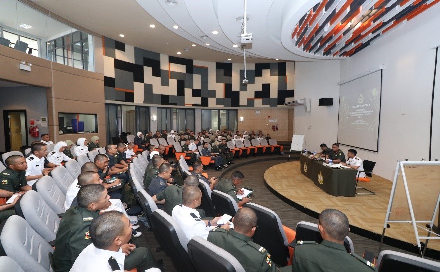 LEADERSHIP TALK SESSION BY THE COMMANDANT  OF DEFENCE ACADEMY ROYAL BRUNEI ARMED FORCES FOR THE OFFICER CADETS OF INTAKE 21