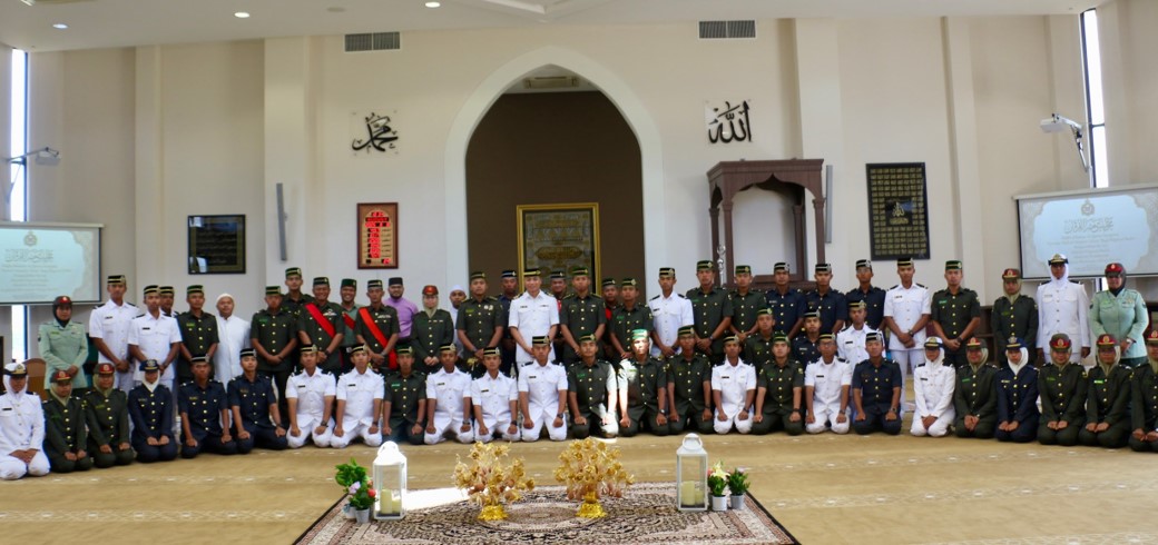 OFFICER CADET OF INTAKE 24 HOLD KHATAM AL-QURAN TO  END THE GENERIC TERM