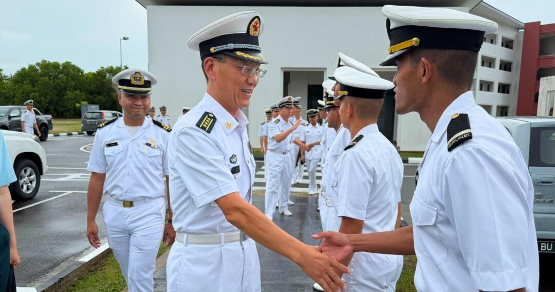 PEOPLE’S LIBERATION ARMY NAVY OFFICER CADETS VISIT OFFICER CADET SCHOOL, DA RBAF